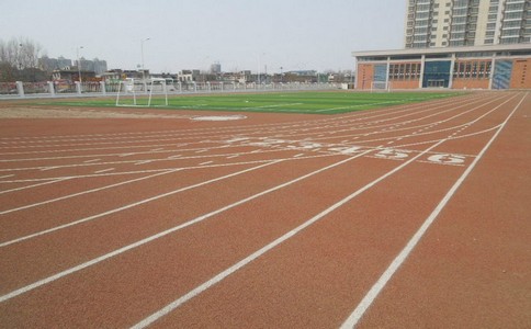 杭州幼兒園塑膠地面遇到下雨的解決方法